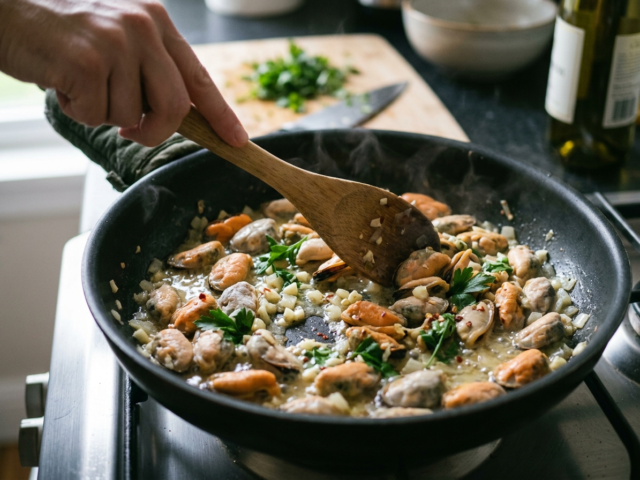How to Cook Frozen Mussels Without Shells